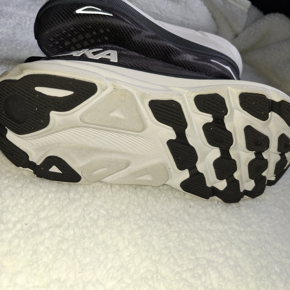 Hoka Clifton 9 Black and White - Women's Size 10 - Picture 14 of 16